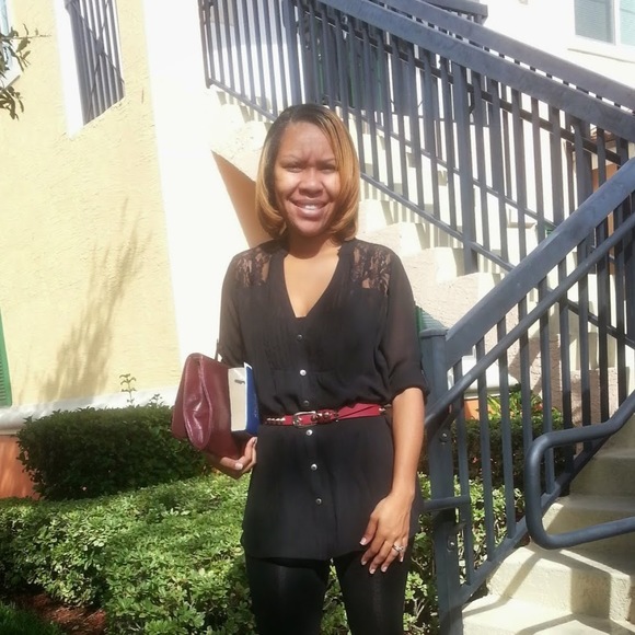 Meet your Posher, Artina - Picture 1 of 1